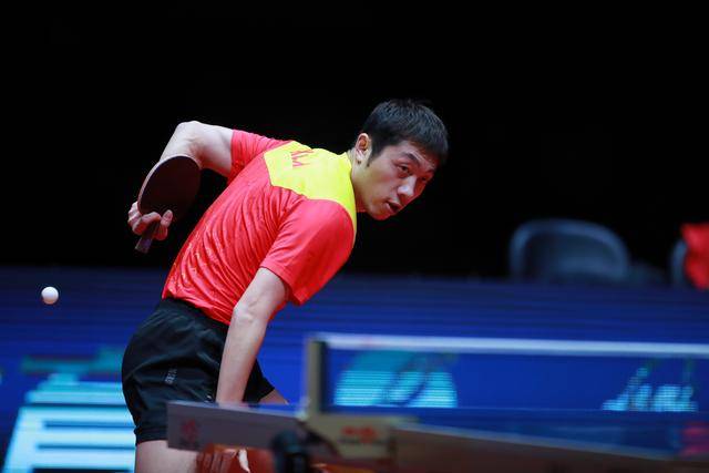 的年轻中场 的年轻中场