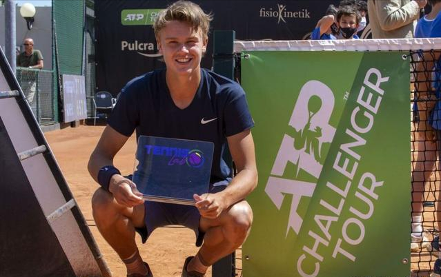 竞彩玩家提 竞彩玩家提